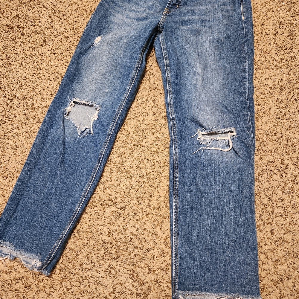 Old Navy Women's Straight Leg Jeans in Blue